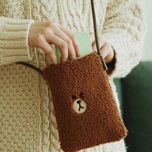 LINE FRIENDS Official Goods HUG BROWN FLEECE Crossbody Pouch Bag NWT